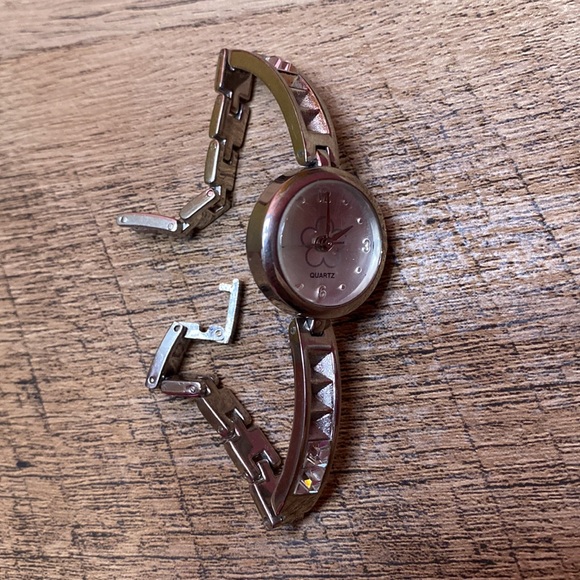 Shamrock Flower High Dome Watch w Metalic Links - Picture 2 of 4